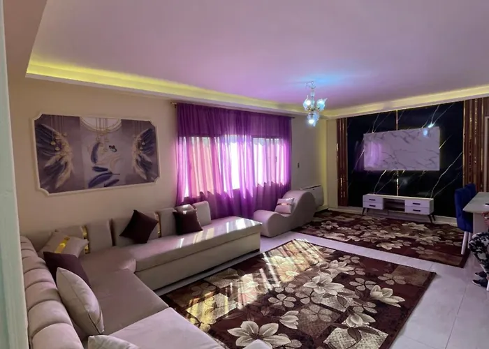 Adam Mcdonald\'S Abbas Al Aqqad Hotel